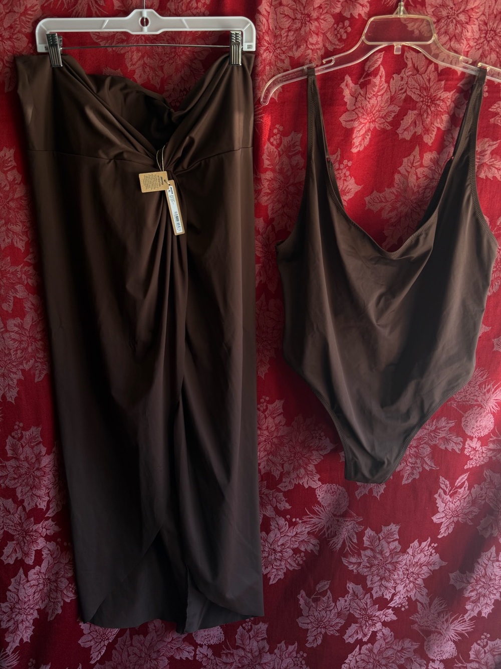 Skims *SET vacation swim suit w/ skirt